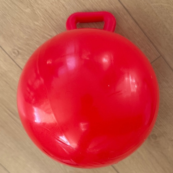 24CM Red Bouncing Ball with Handle - Picture 3 of 5